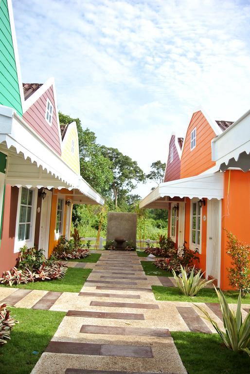 Color Ville Hotel Sha Certified Sakon Nakhon Eksteriør billede
