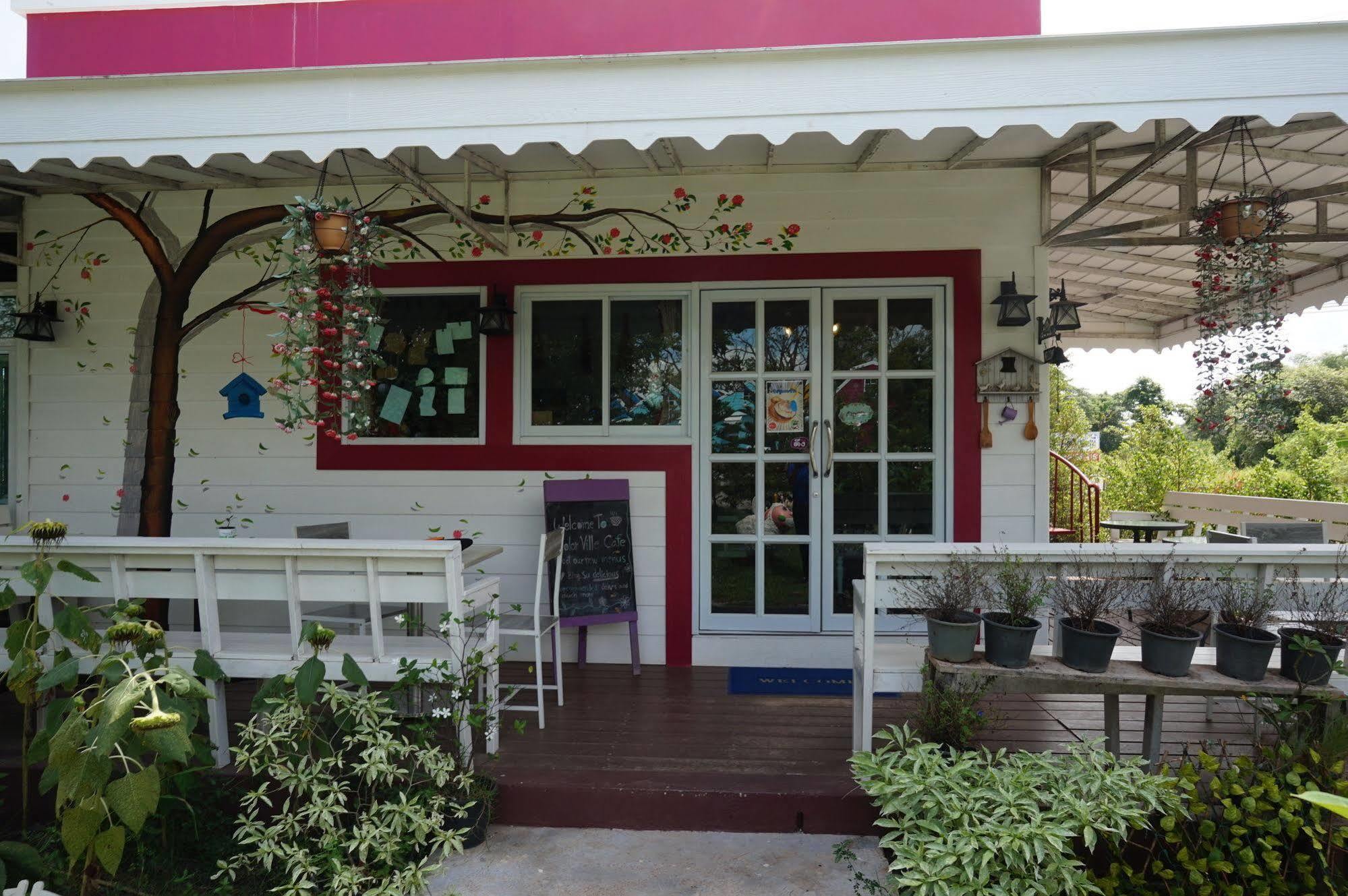 Color Ville Hotel Sha Certified Sakon Nakhon Eksteriør billede