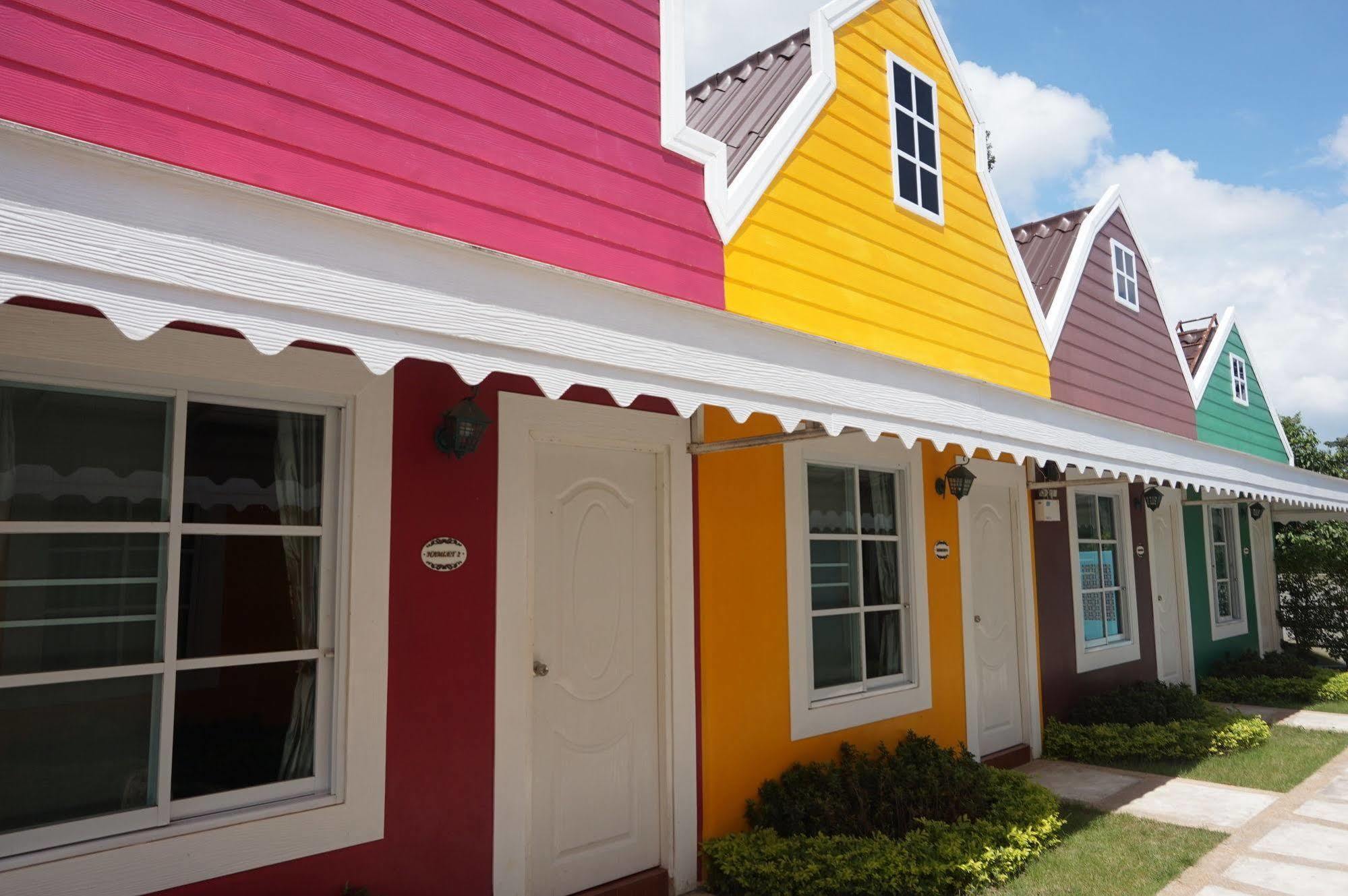 Color Ville Hotel Sha Certified Sakon Nakhon Eksteriør billede