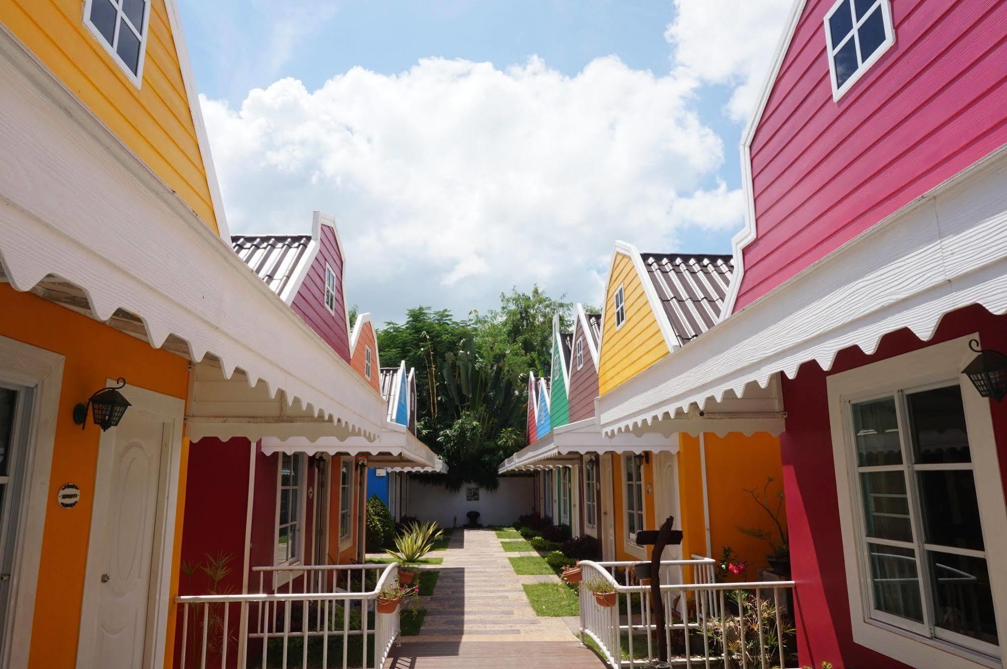 Color Ville Hotel Sha Certified Sakon Nakhon Eksteriør billede