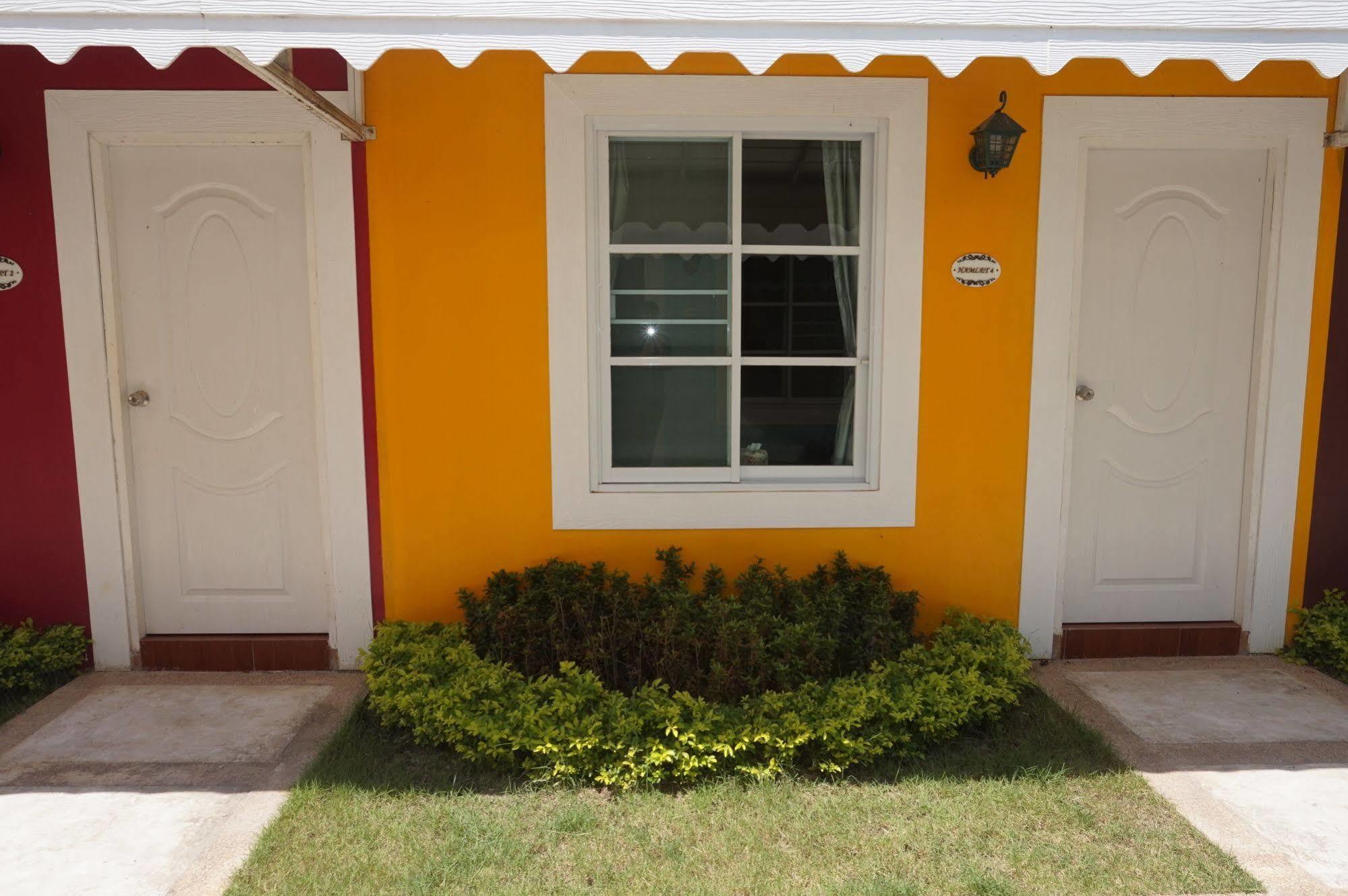 Color Ville Hotel Sha Certified Sakon Nakhon Eksteriør billede
