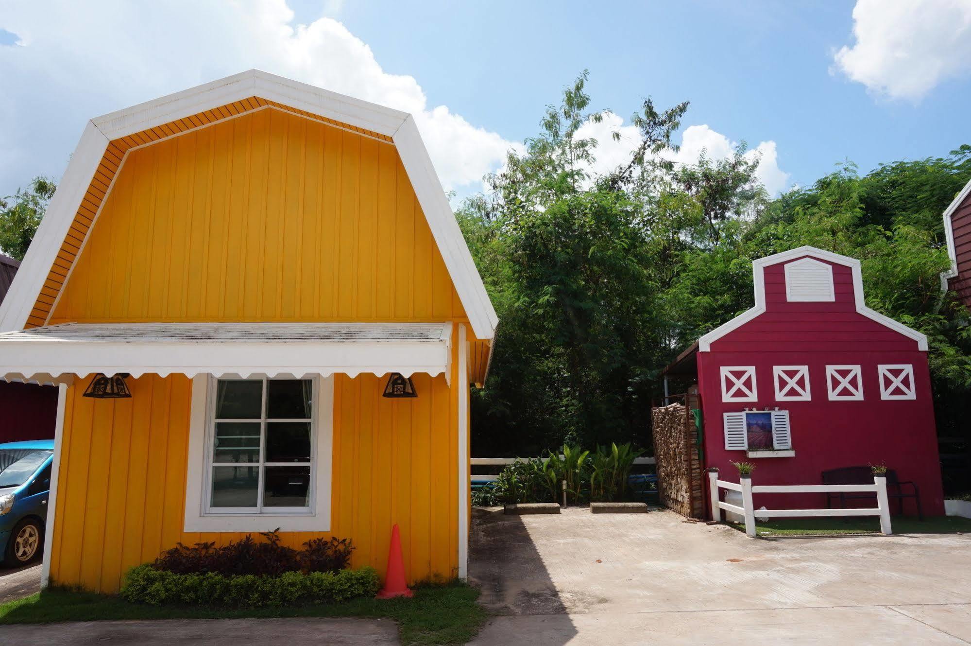 Color Ville Hotel Sha Certified Sakon Nakhon Eksteriør billede