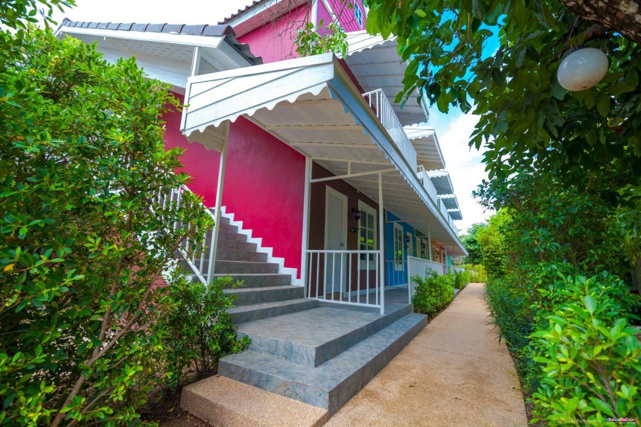Color Ville Hotel Sha Certified Sakon Nakhon Eksteriør billede